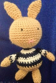 http://latejetienda.wordpress.com/2013/10/22/patron-amigurumi-little-rabbit/