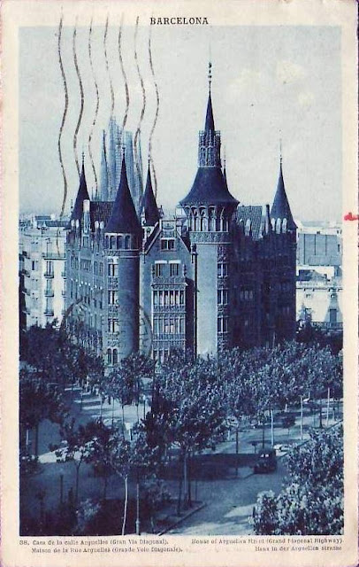 Casa de le Punxes, Avenida Diagonal (1905, Puig i Cadafalch)