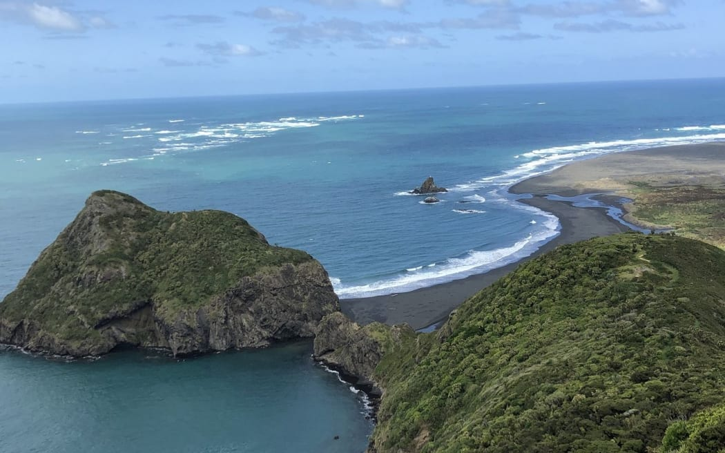 New Zealand là mũi của một lục địa khổng lồ dưới đáy biển Tasman