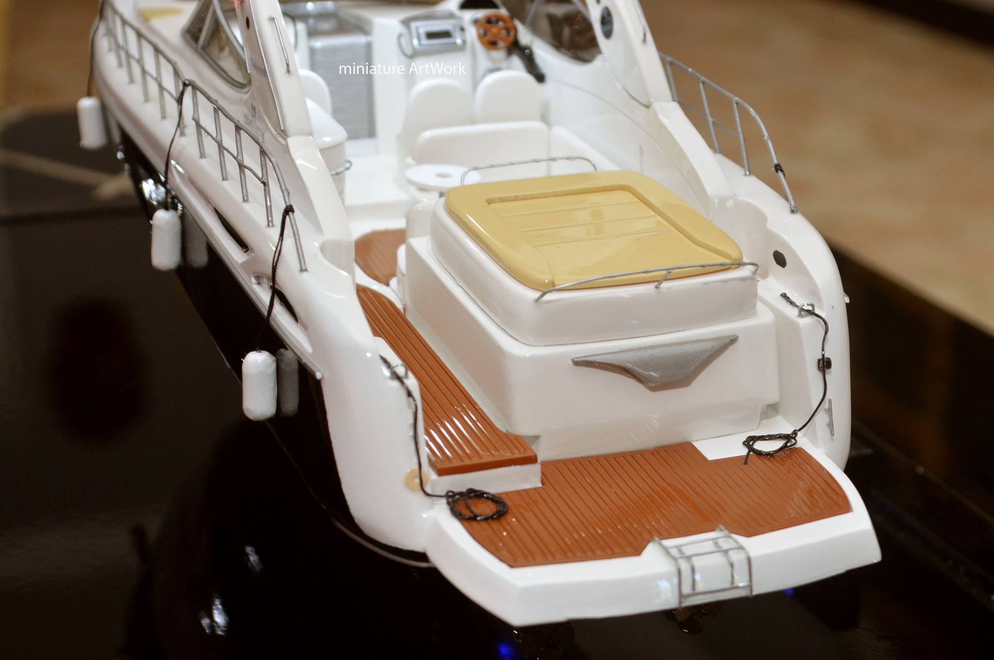 tempat jual maket miniatur kapal yacht cranchi 41 endurance harga murah planet kapal rumpun artwork