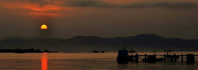 Sunset di pantai Puri Gading