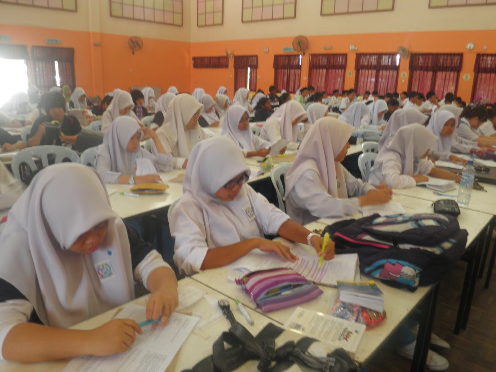 Panitia Bahasa Melayu SMK Seri Serdang