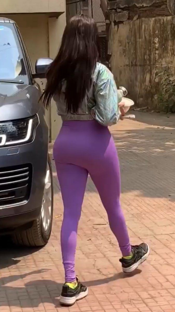 Janhvi Kapoor sexy Big Ass in tight leggings, Janhvi Kapoor sexy Gym workout, Janhvi Kapoor hottest looks, Janhvi Kapoor leaked, Janhvi Kapoor Big boobs, Janhvi Kapoor sexy back, Janhvi Kapoor sexy Ass