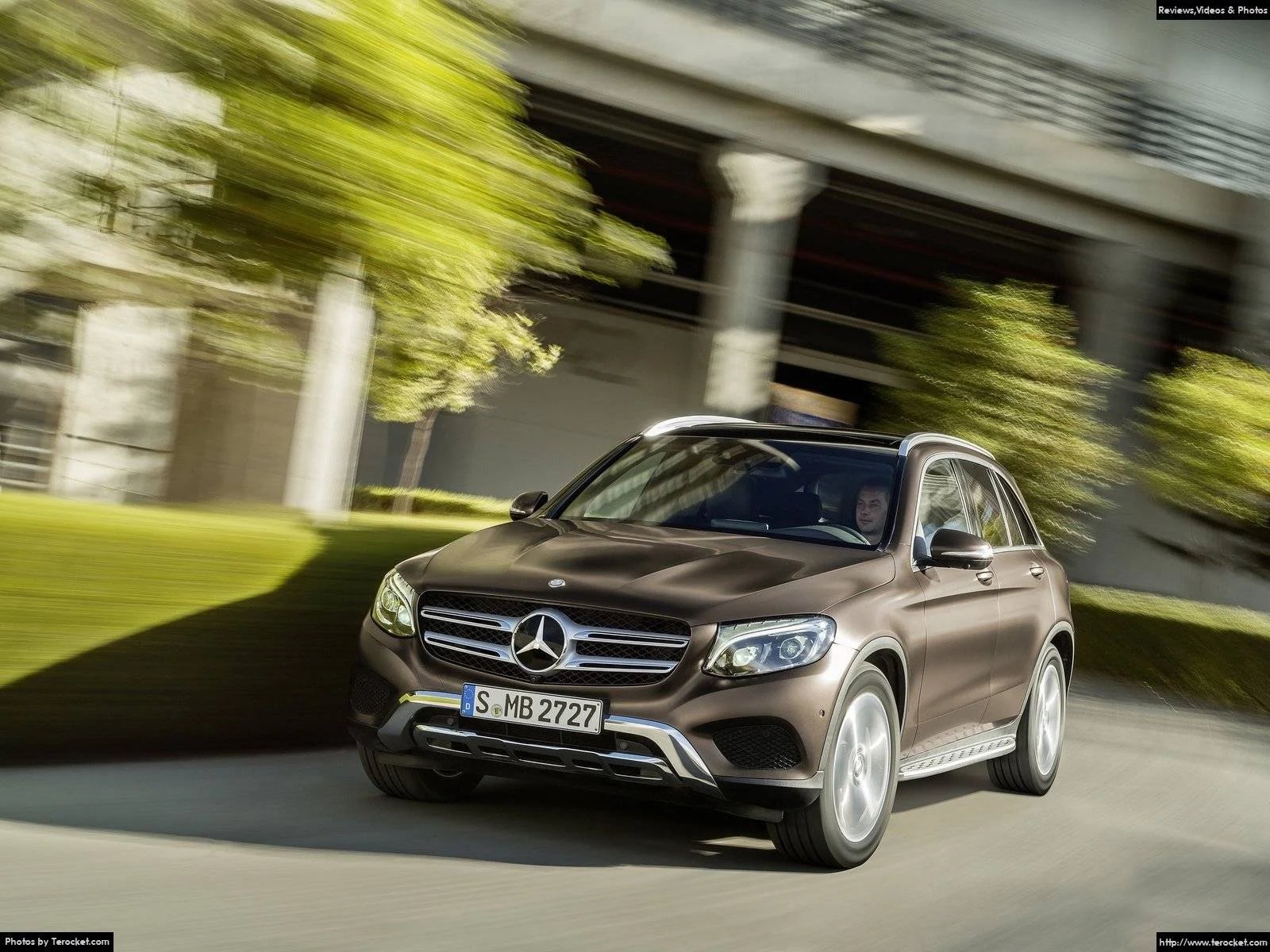 Hình ảnh xe ô tô Mercedes-Benz GLC 2016 & nội ngoại thất