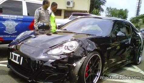 Kecelakaan Mobil Mahal Di Indonesia