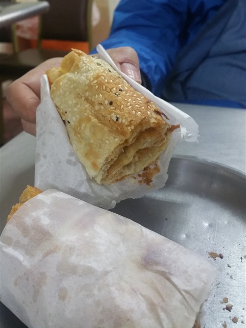 Si Hay (Four Sea) soybean store - Fried sesame seed pancakes