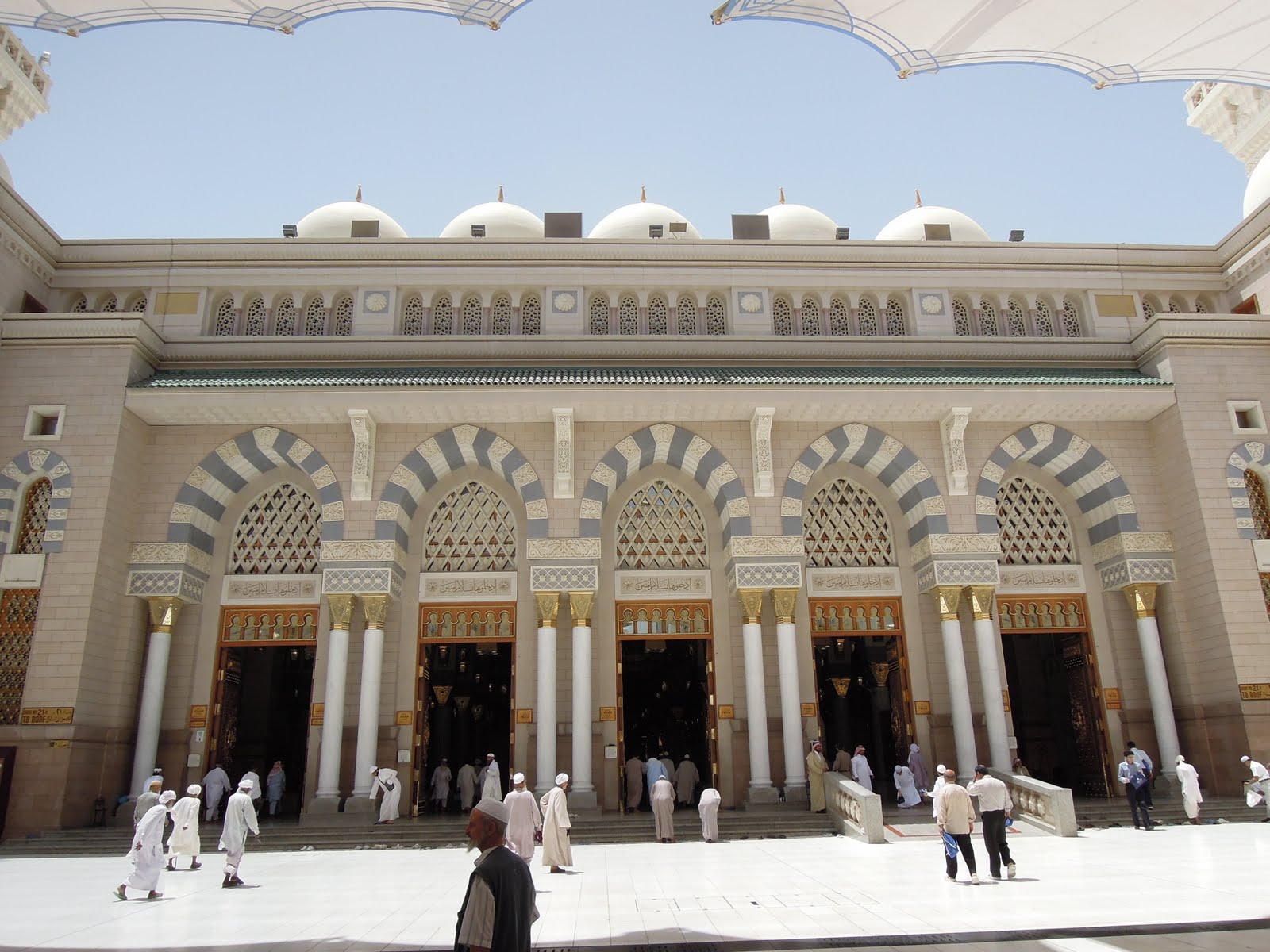 Hidup Biar Allah Sayang Umrah 2011 Persekitaran Masjid  