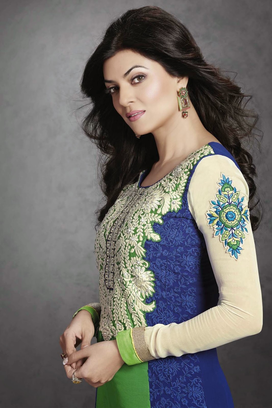 Sushmita Sen HD Wallpapers Free Download