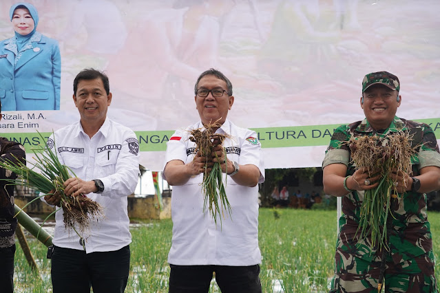  Pj Bupati Luncurkan Gerakan Menanam Bawang Putih, Cabai & Kentang Untuk Pengendalian Inflasi Daerah