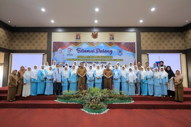 Henny Yusnita dilantik sebagai Ketua Himpunan Pendidik dan Tenaga Kependidikan Anak Usia Dini Indonesia (HIMPAUDI) Kota Payakumbuh Periode 2021 – 2025.