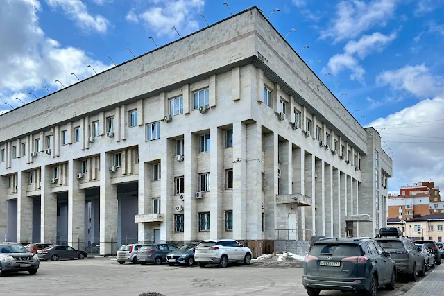 Люберцы, Звуковая улица, дворы, Администрация городского округа Люберцы (здание построено в 1981 году)