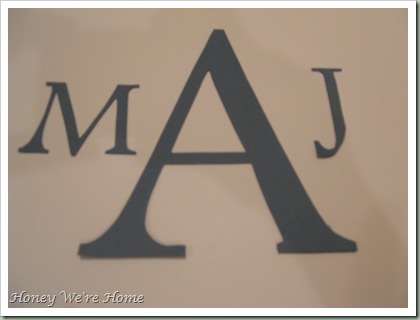 Monogram 009