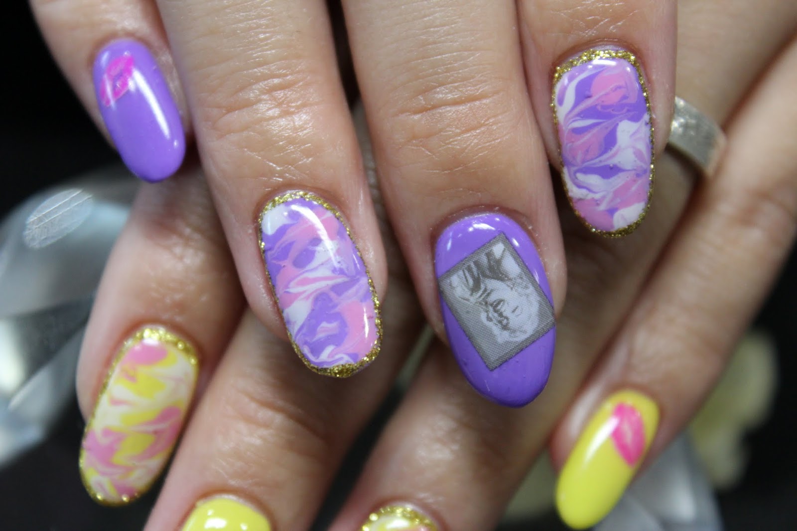 ネイルサロン Nail Salon Chou Chou ｲｴﾛｰ ﾊﾟｰﾌﾟﾙ 個性的ﾈｲﾙ