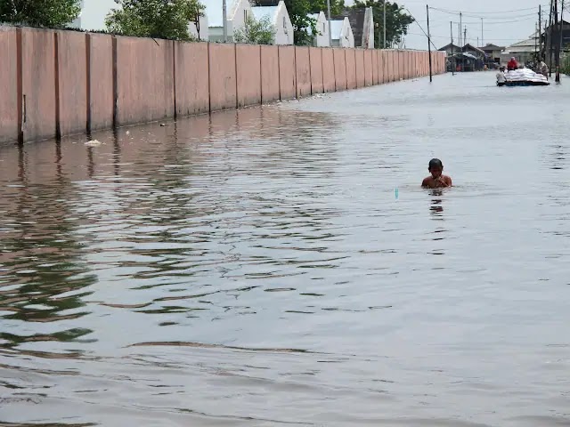 Odisha Flood:- हीराकुंड बांध के फाटक खुले, अधिकांश इलाके चपेट में