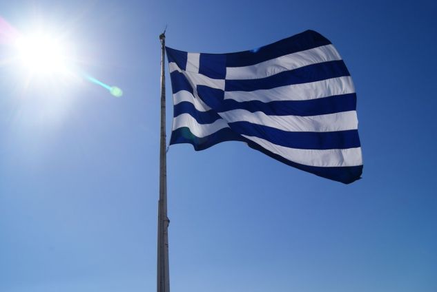 ΔΙΑΒΑΣΕΤΟ «Ετσουξε» πολλούς το Ελληνόπουλο: Η αλήθεια για την έπαρση της σημαίας στην Κρήτη- Η διευθύντρια του Λυκείου ομολογεί…
