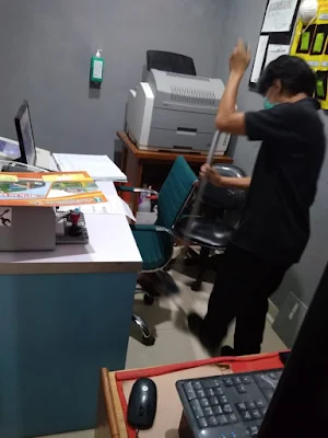 jasa cleaning service madiun ngepel lantai kantor