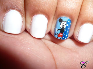 unha decorada com mickey mouse