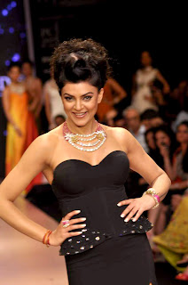 Sushmita Sen Sizzling look at IIJW-2012