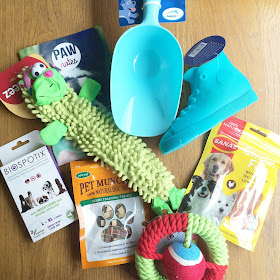 Inside Pawsome Box April