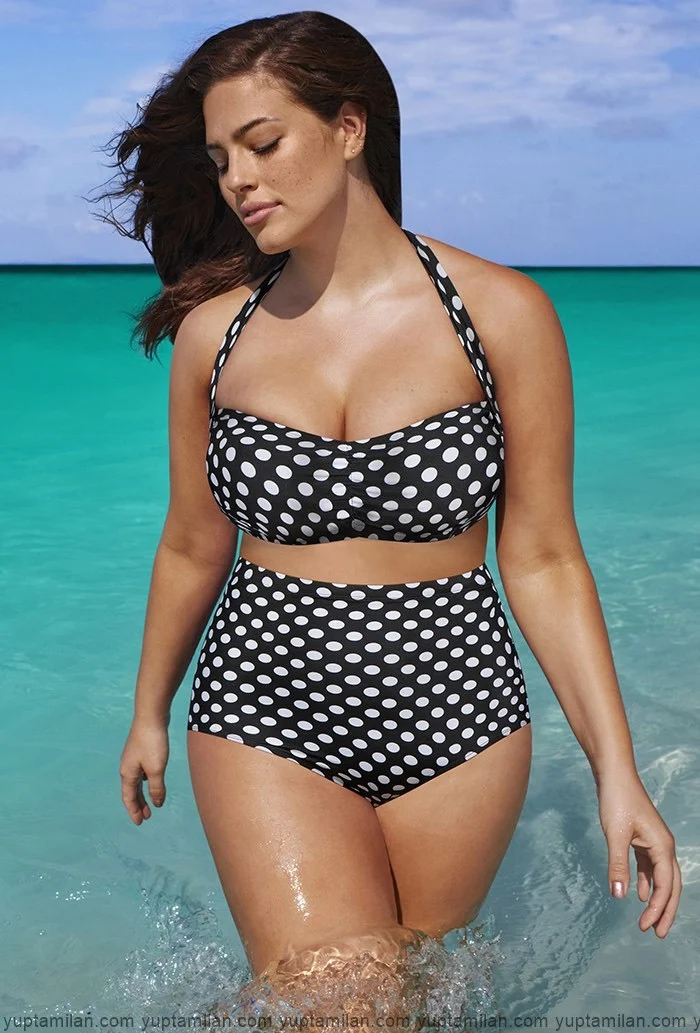 American Model-Ashley-Graham-Bikini-Bra-Photos-HD-Swimwear-Beach-Images