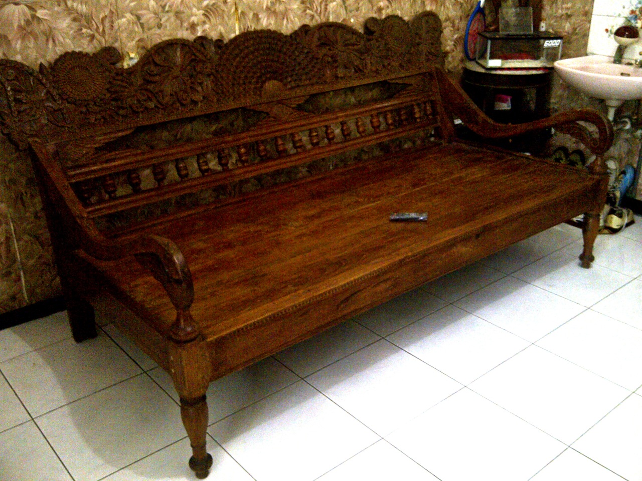 YAN ANTIQUE FURNITURE Kursi  Jati  Ukir Motif Matahari