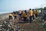  Setda Kabupaten Sukabumi Apresiasi Perumda Tirta Jaya Mandiri Dukung Aksi Bersih-bersih Pantai Cibutun