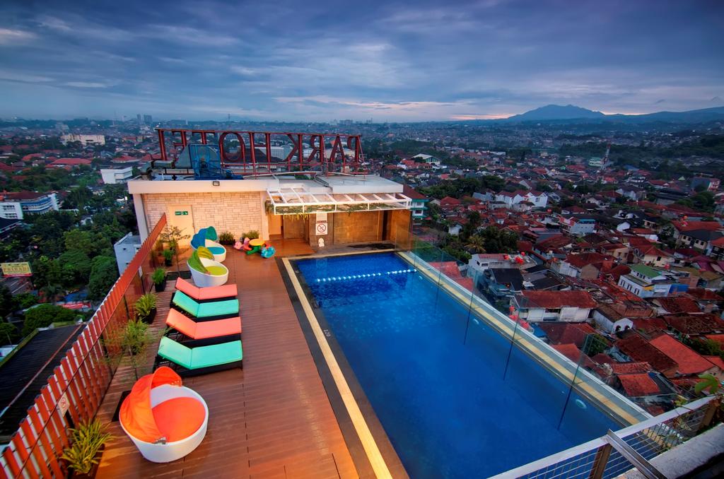 8 Hotel  di Bandung dengan Kolam  Renang  Rooftop PaperKampung