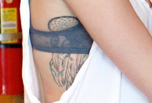 miley cyrus tattoo pictures. Miley Cyrus New Tattoo Picture