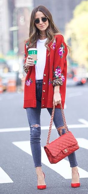 what to wear with a floral cardi : white top + red bag + rips + heels