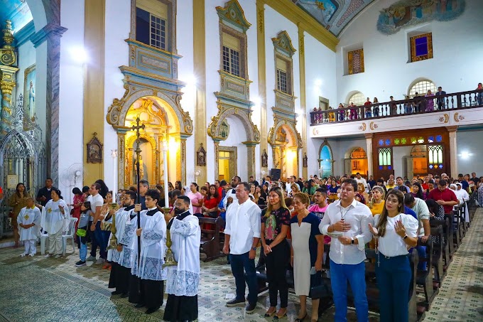 MOMENTO DE FÉ - Governador Carlos Brandão participa de Missa de Cinzas em São Luís