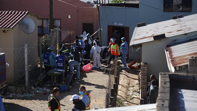 Grupo de 22 Jovens encontrados mortos dentro de uma discoteca na África do Sul