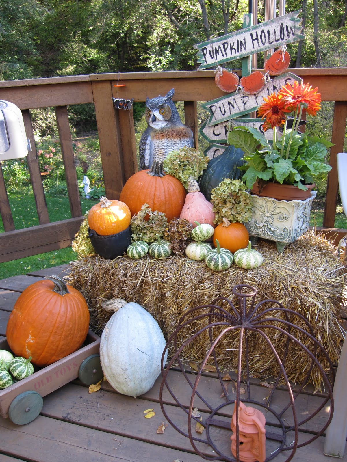 The Lazy Peacock: Fall Outdoor Decor