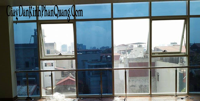 Ảnh sản phẩm trên kính ( khi trời không nắng)