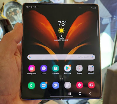 Samsung Galaxy Z Fold 2 Look