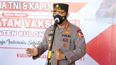 Vaksinasi dan Bansos di Jogyakarta, Kapolri Ingatkan Warga Disiplin Prokes di Sektor Ekonomi...