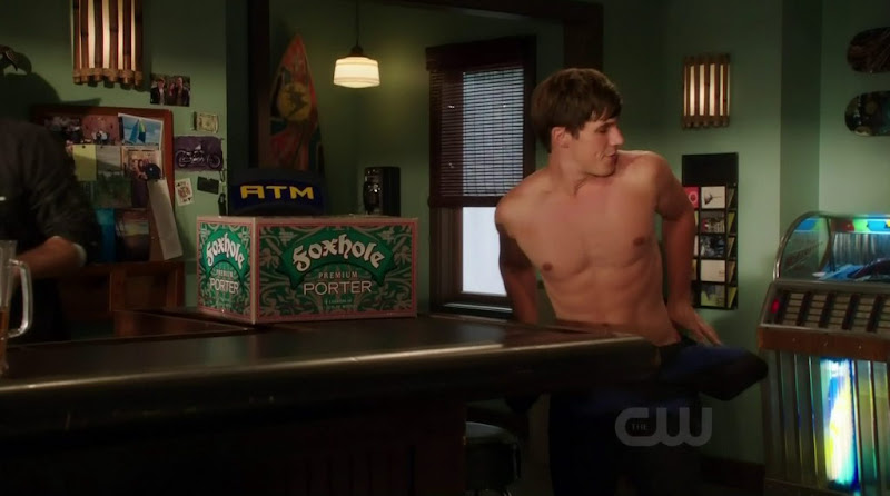 Matt Lanter Shirtless in 90210 s4e07