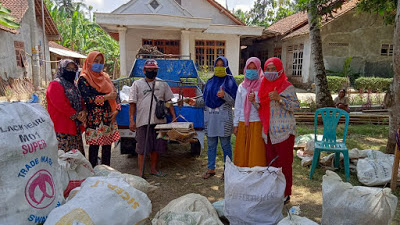 Dua Belas Desa di Kecamatan Pituruh Peringati World Clean Up Day (WCD)