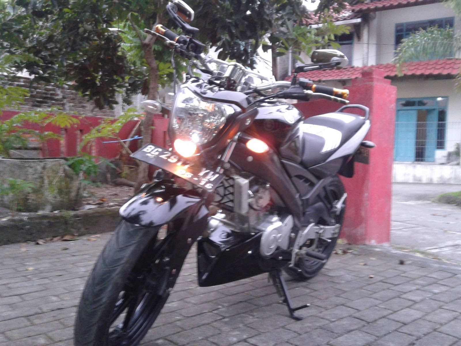 PADEPOKAN SINGO TARUNG: standar modif yamaha vixion 2011