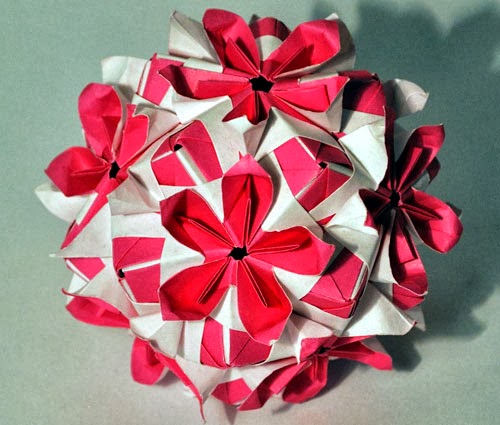 Origami Kusudama Yang Cantik Untuk Hiasan Rumah Anda