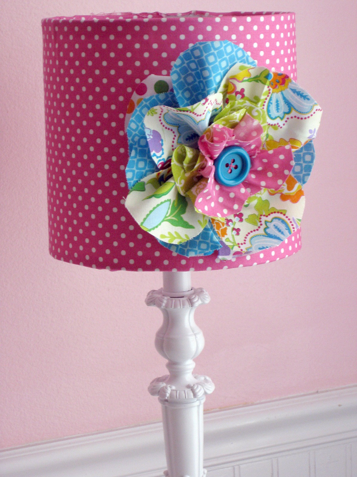   Lamp Shades on Tda Decorating And Design  Fabric Lamp Shade Feature