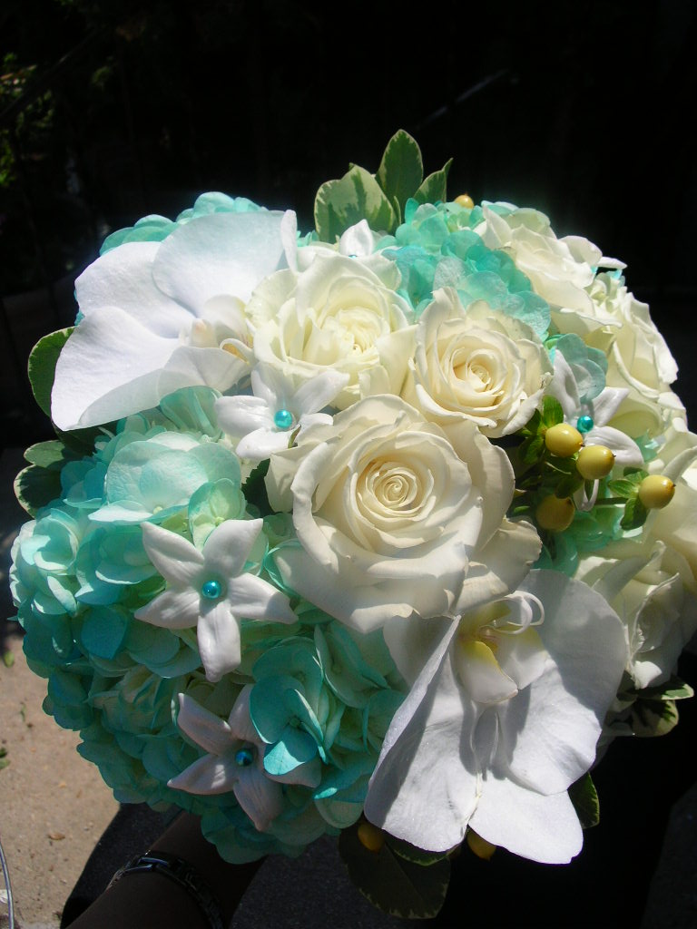 blue wedding bouquets