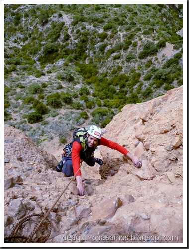 Via Mosquitos 250m 6b (V  A0 Oblg) (La Visera, Riglos) (Omar) 0053