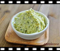 http://caroleasylife.blogspot.com/2016/03/garlic-herb-butter.html