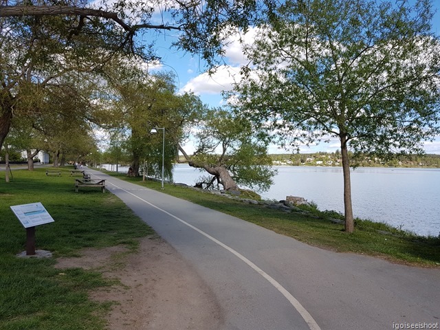 lakeside trail in Sigtuna , Sweden
