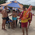 Turista é resgatado do mar após quase se afogar em praia da Paraíba
