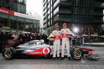 mclaren-mp4-26-f1-2011-With-F1-Raider