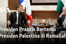 Emmanuel Macron Bertemu Mahmoud Abbas di Ramallah
