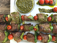 PESTO STEAK KABOBS WITH BLISTERED TOMATOES & PEPPERS