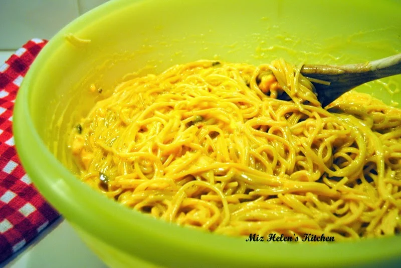 Chicken Spaghetti at Miz Helen's Country Cottage