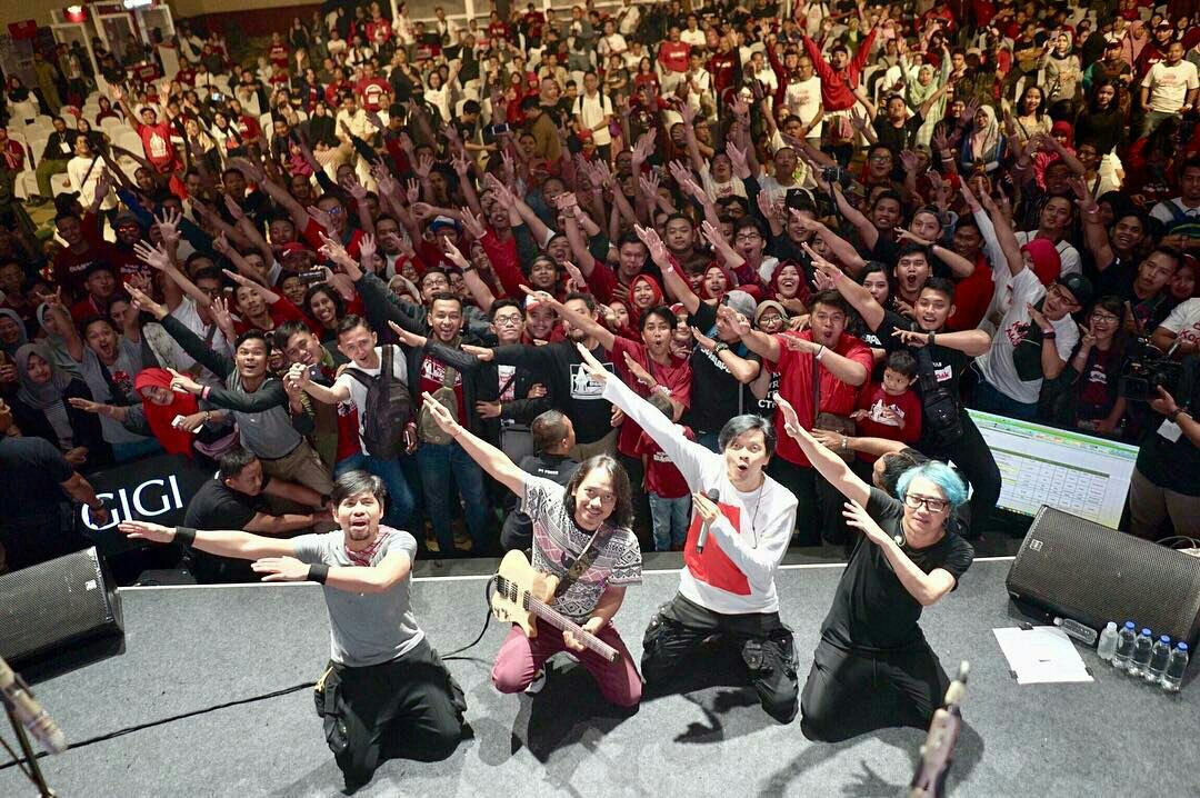 Konser Band  Gigi di Kopdar Akbar Bukalapak 2021 Nyi 